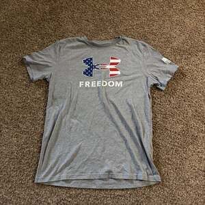 Under Armour YXL Freedom Graphic T-Shirt